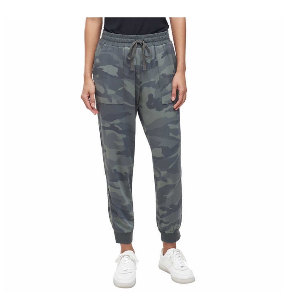 NWT Splendid Womens Camo Lakeside Joggers